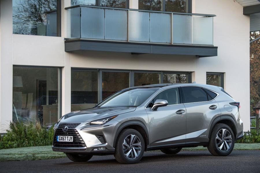  Lexus NX300h 2017 года  (UK) (фото 21 из 40)